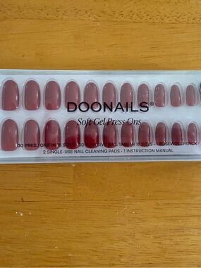 Doonails Soft Gel Press-On Nails in Mon Cheri Red Medium Round New Sealed Pack